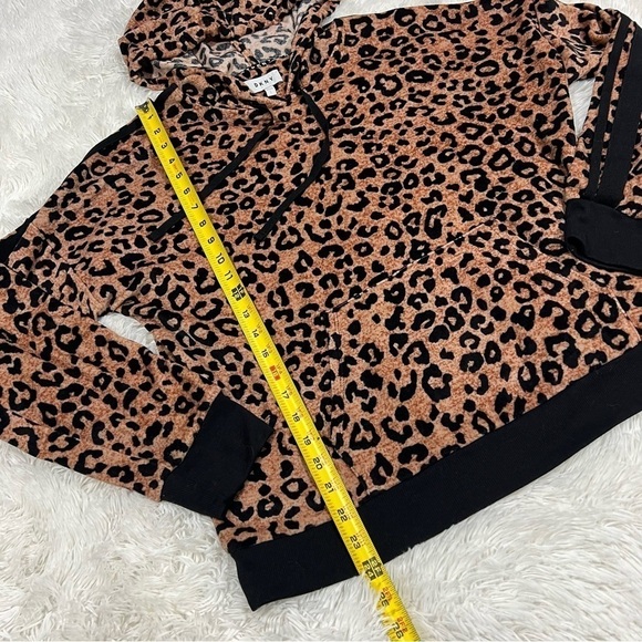 DKNY Leopard SUPER SOFT fleece hooded pullover size large - Picture 4 of 11